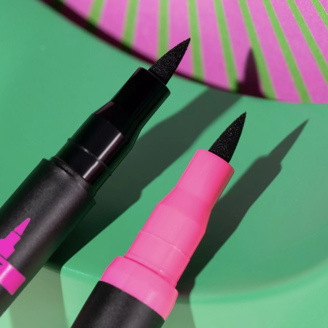 Essence Line It Like a PRO! Line - Black