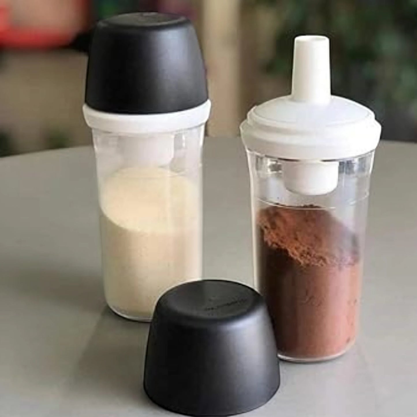 Tupperware Small Sugar Hat Shaker - 2627A-2