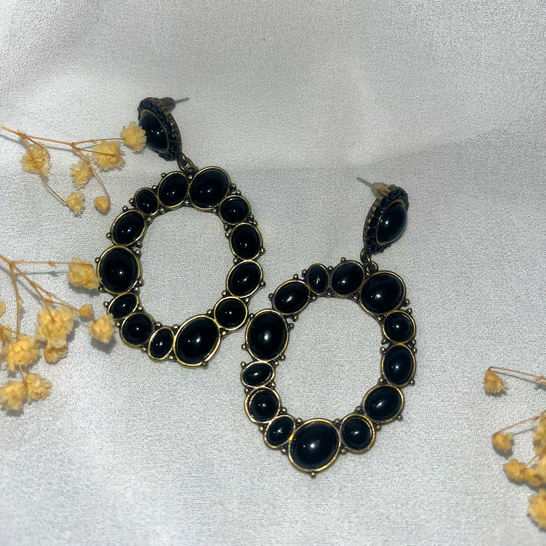 Vintage Black Oval Pearl Earrings